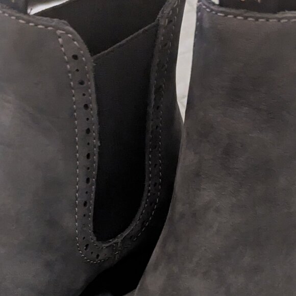 Blundstone High Top Chelsea Boots - Picture 6 of 8